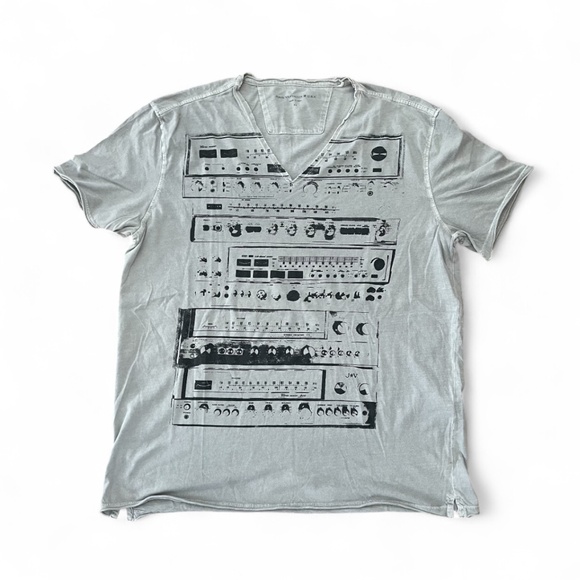 EUC Rare JOHN VARVATOS GRAPHIC Stereo Receivers Print T-SHIRT! Gray  Sz XL - Picture 1 of 7